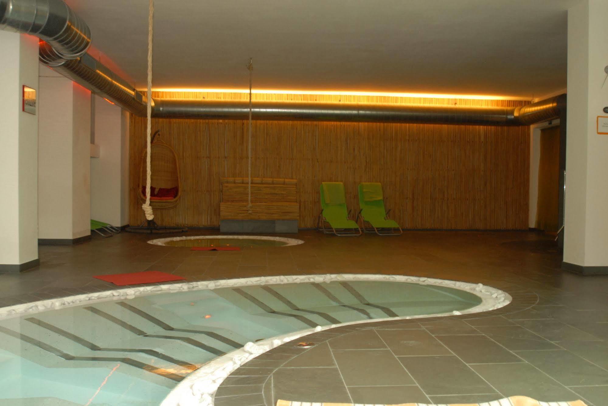 Hotel Bamboo Coldrano Dış mekan fotoğraf